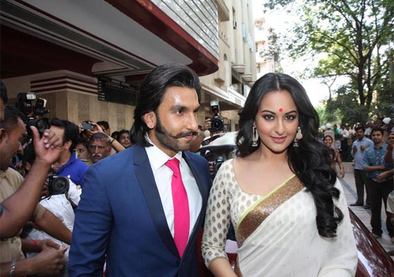  Ranveer attends music launch of Lootera